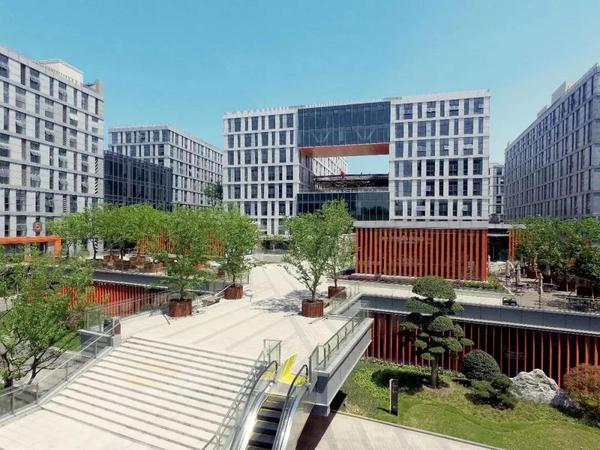 打通AI应用落地“最后一公里”天翼云息壤智算一体机引领产业向新 title=