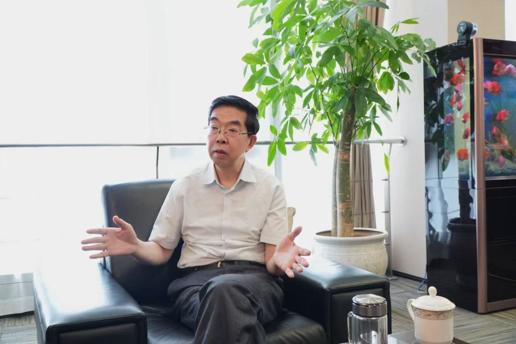 黄震：AI赋能教育还“远远不够”大学生选专业应从长远看(图1)
